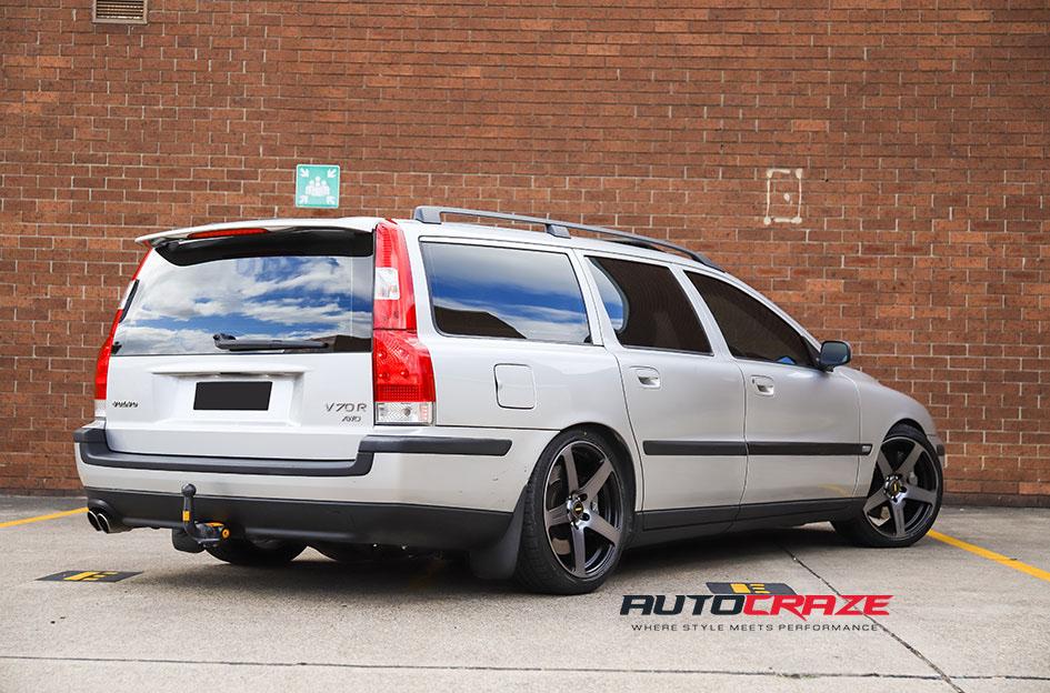VOLVO V70R FRC BLACK MACHINED WITH DARK TINT